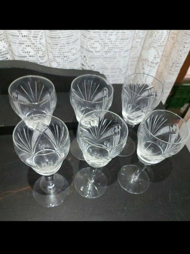 Imagem 3 de 9 de Taça Cristal Licor 6 Unidades 100ml Lapidado A Mão Antigo