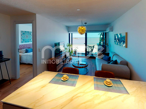 Imagen 3 de 10 de Apartamento De 3 Dormitorios Frente A La Rambla En Malvín