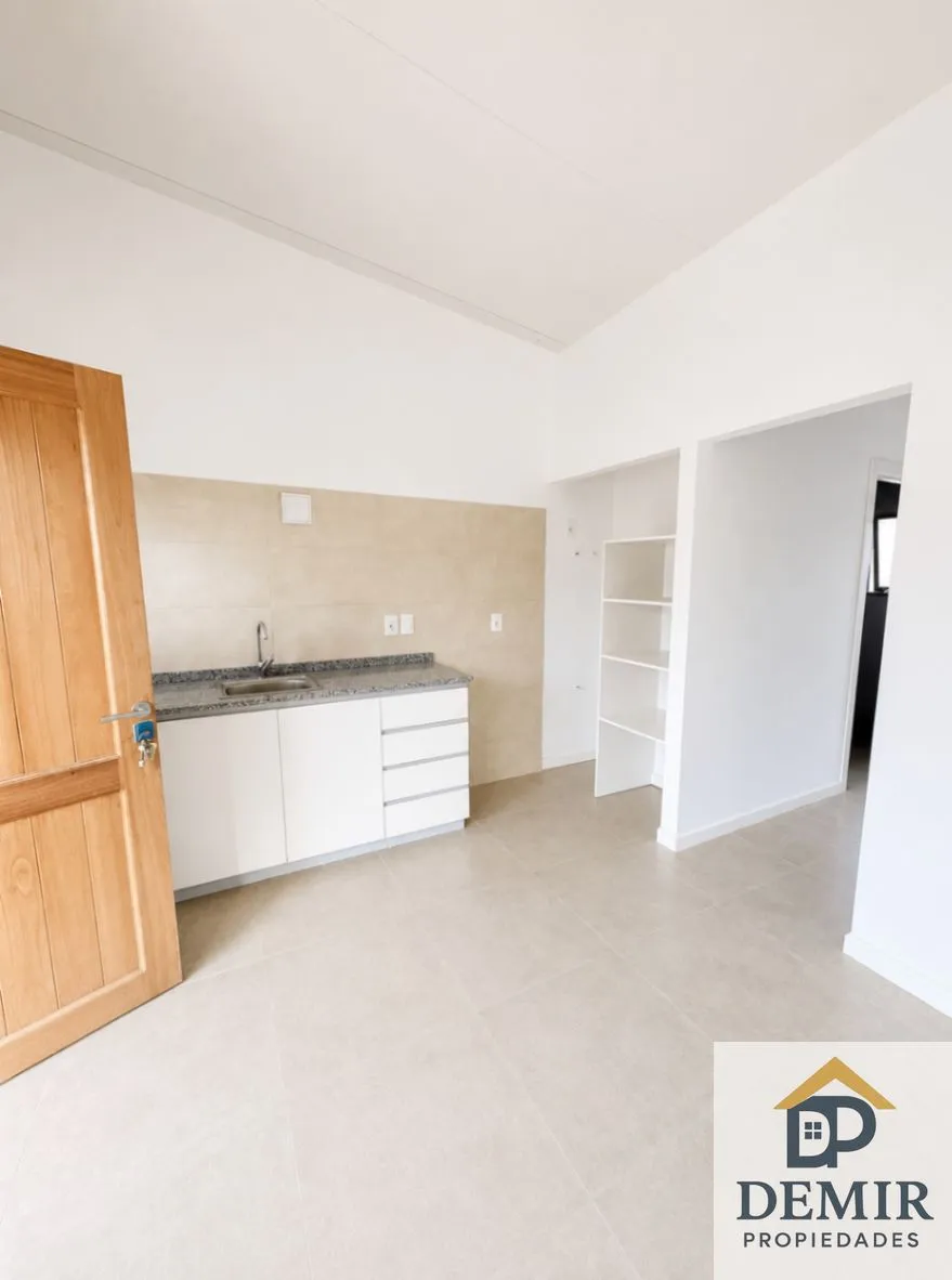 Alquiler Casa 1 Dorm. El Pinar Con Patio Y Cochera · Foto 4