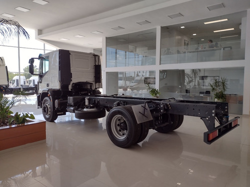 Imagen 6 de 8 de Camion Iveco Tector 90-190 9 Tn