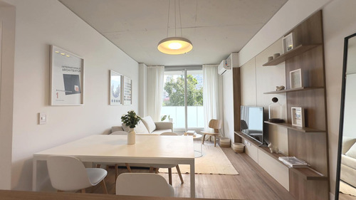 Departamento En Venta En San Telmo Con Balcon.
