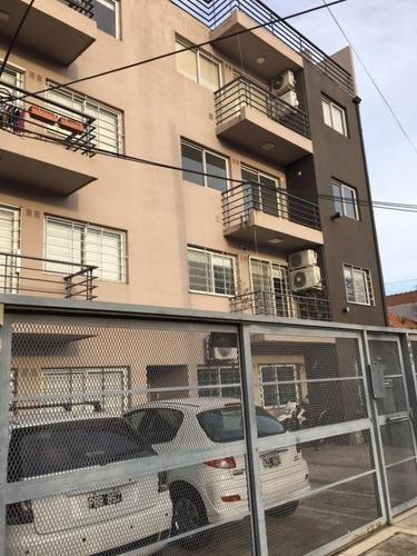 Imagen 1 de 11 de San Martín 687, Lomas De Zamora - Depto 2 Amb Con Cochera