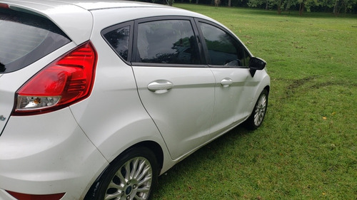 Ford Fiesta Kinetic Design 1.6 Se 120cv 2015