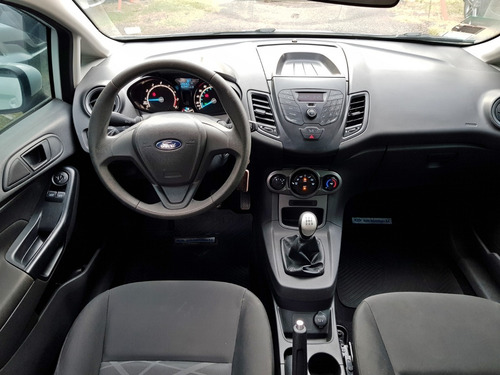 Imagen 5 de 15 de Ford Fiesta S 2015