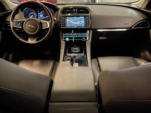 Jaguar F Pace 2.0 Ingenium Prestige Awd 2018 40.900 Com Teto