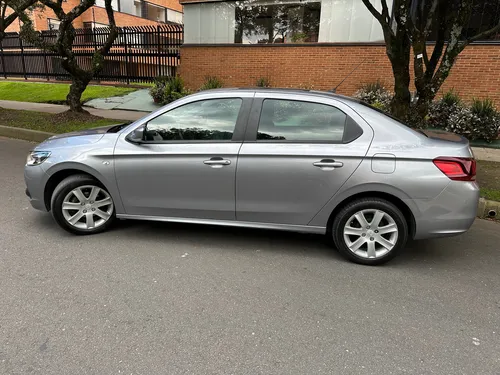Peugeot 301 1.6 Allure Automático