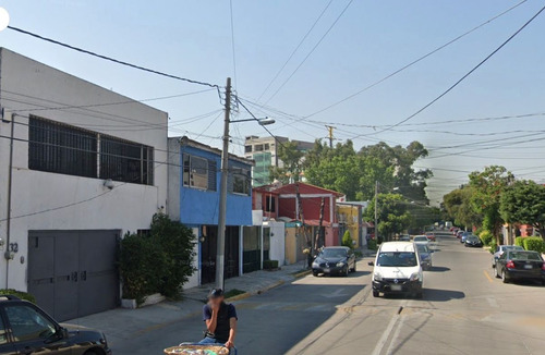 Casa Estilo Modernista, En Venta Ubicada En Tlalnepantla Cod. Zv1392
