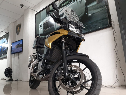 Imagem 2 de 6 de Moto Bmw