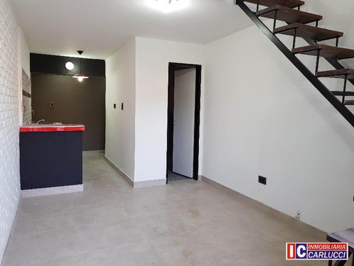 Imagen 2 de 7 de Casa Ph Reciclada En Venta En Castelar Nte.