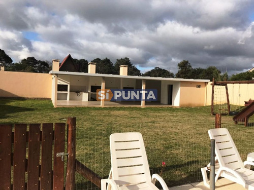 Imagen 12 de 12 de Apartamento En Primera Linea, Playa Mansa, 2 Dormitorios *