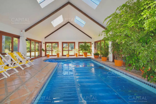 Chalet En Venta Cinco Dormitorios Y Doble Dependencia En Golf Punta Del Este