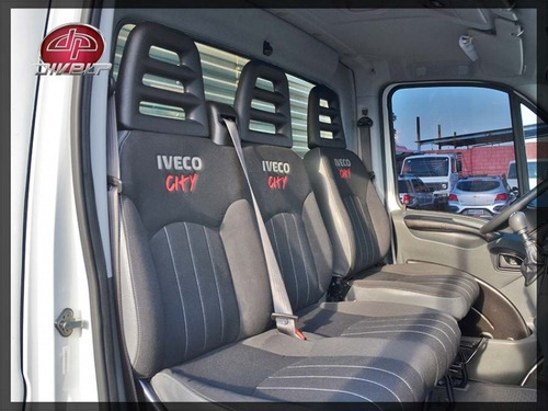 Imagem 11 de 15 de Iveco Daily City 30s13 Com Baú 2019