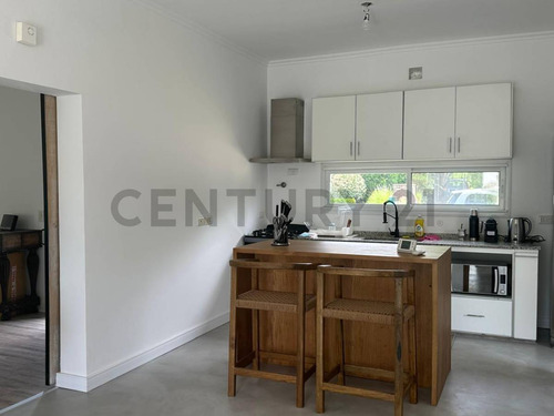 Venta Nueva Casa 4 Amb Con Jardín Y Pileta En Barbarita