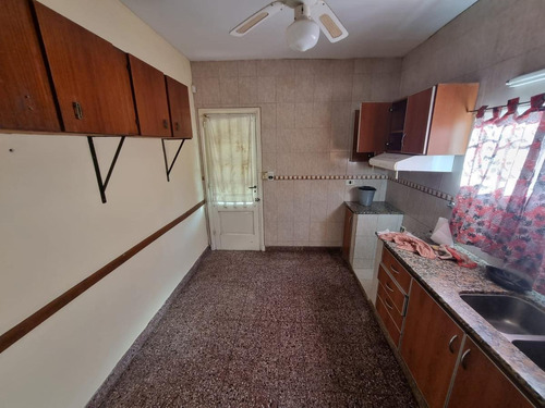Imagen 8 de 21 de Ph En Venta - 2 Dormitorios 1 Baño - 157mts2 - La Plata