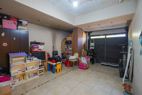Venta - Casa - 4 Ambientes - Ramos Mejia - Pileta - Cochera
