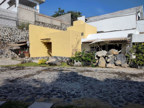 Casa Estilo Mediterráneo En Un Solo Nivel En Burgos Bugambilias, Temixco Morelos.