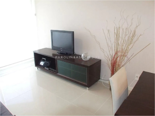 Apartamento En Venta De 2 Dormitorios En Ocean Drive, Punta Del Este.