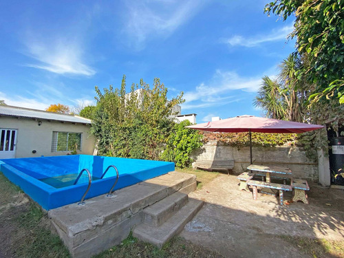 Casa En Venta Tolosa, 4 Dormitorios Y Pileta