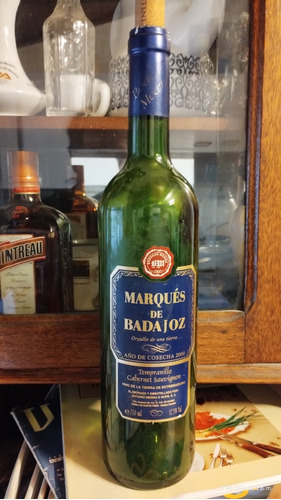 Botella Vino Marques De Badajoz Vacia