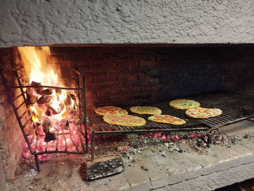 Imagen 9 de 10 de Salón Para 80 Personas Con Patio Y Parrillero