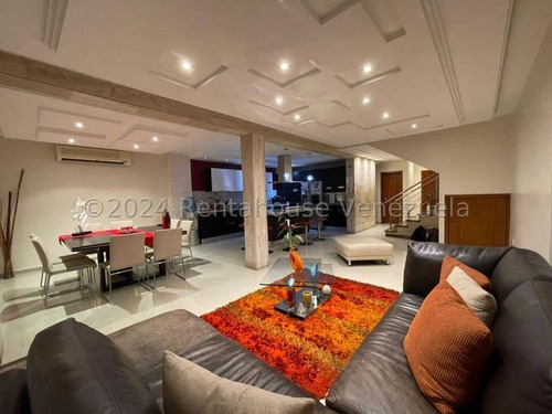 Magnifica Propiedad En Este Exclusivo Conjunto Residencia Piedras Pintada 25-1715