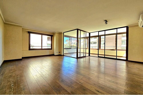 4 Dormitorios Amplios Y Renovado. Departamento