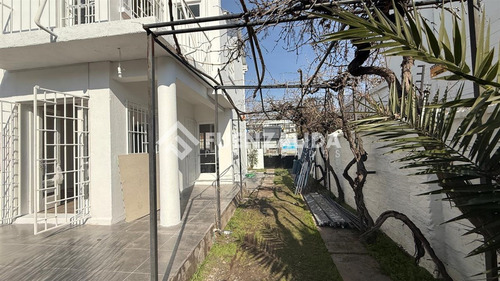 Casa En Arriendo De 5 Dorm. En Ñuñoa