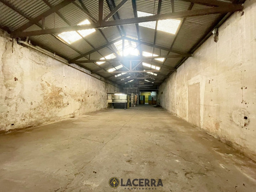 Imagen 18 de 30 de Galpon Sobre Avenida, 477 M2 Con Oficinas Y Local Comercial