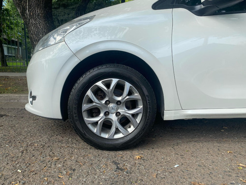 Peugeot 208 1.5 Allure Touchscreen