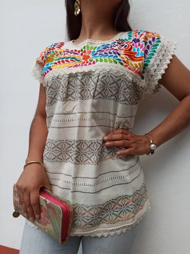 Blusa oaxaqueña bordada a mano deals