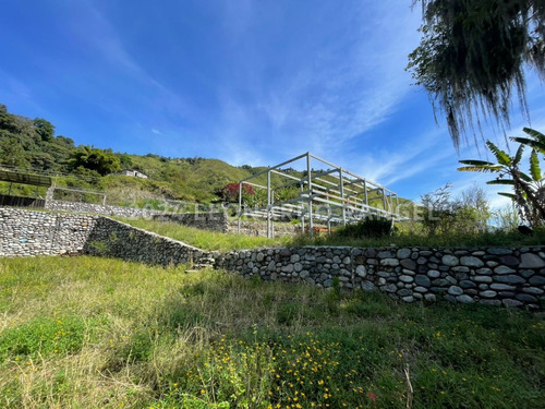 Se Vende Terreno De 1.400 M² En El Arenal, Sector San Mateo, Mérida.