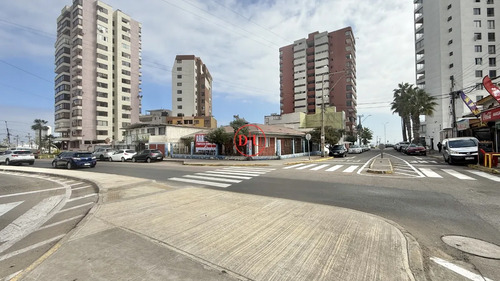 Arriendo Comercial Esquina | 441 M² | Playa Cavancha | Iqq