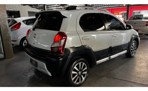 Toyota Etios Cross 1.5 16V FLEX 4P MANUAL