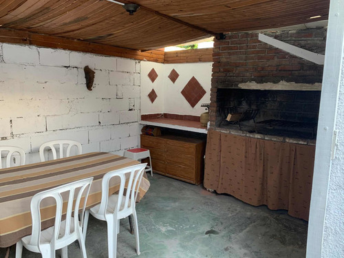 Casa A Media Cuadra De La Playa Por Ferreyra Entre 13 Y 14