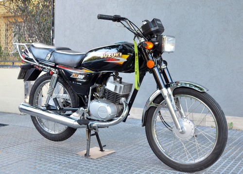 Moto Suzuki Ax 100 Special Edition 