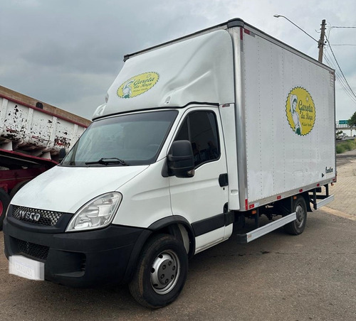 Iveco Daily 35s14, Ano 2019, 4x2, Equipado Com Bau 4mts