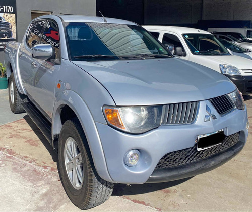 Mitsubishi L200 3.2 Cab Doble 4wd Cr 165cv Mt 2011