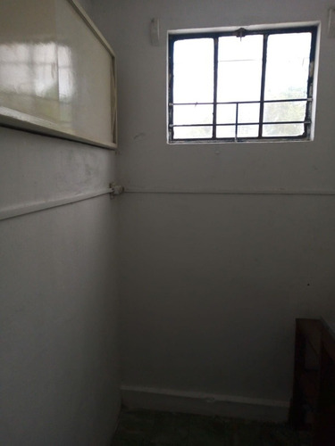 Imagen 3 de 14 de Apto Primer Piso Balcón Al Frente