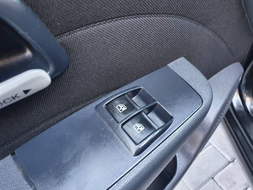 Imagem 13 de 15 de Fiat Siena 1.8 Mpi Hlx 8v Flex 4p Manual