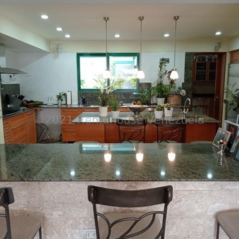 Imagen 14 de 14 de Casa Venta Tzas. Del Club Hípico Mls #22-7700 Hermosa Quinta Totalmente Remodelada, Con Hermosas Áreas Verdes, Sala De Juegos, Cuarto Para El Chofer O Vigilante.