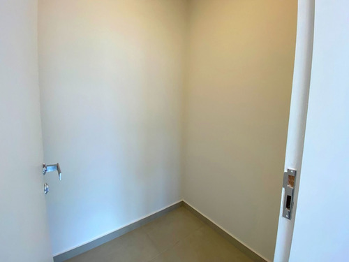 Imagem 12 de 30 de Casa Nova E Moderna Com Vista Incrível No Residencial Sociedade Alphasitio, Em Alphaville, Santana De Parnaíba-sp. 551m² De Área Construída, 523m². - Ca0141