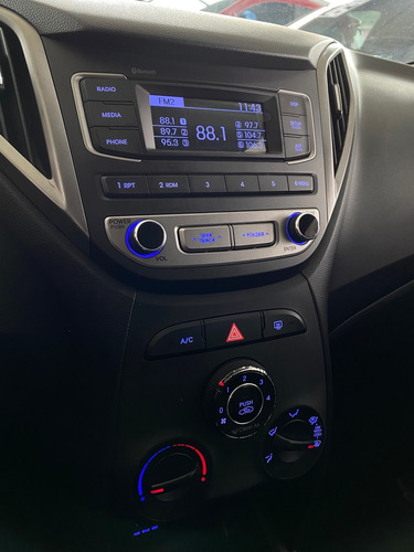 Imagem 10 de 15 de Hyundai Hb20x 1.6 16v Premium 2015