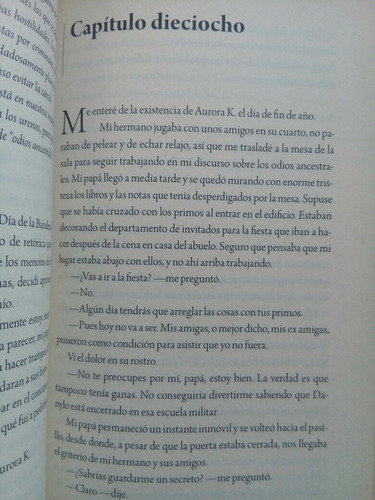 La Tumba De Aurora K.premio Edebe De La Literatura Juvenil. (Usado)