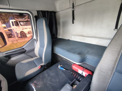 Imagem 8 de 15 de Volvo Vm 330 4x2 I-shift 2015