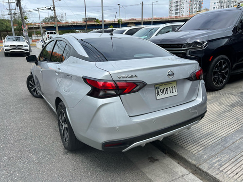 Nissan Versa Sense 2021