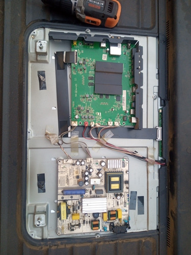Imagen 2 de 6 de Televisor Máster G Mgu49x En Desarme Por Pantalla Quebrada