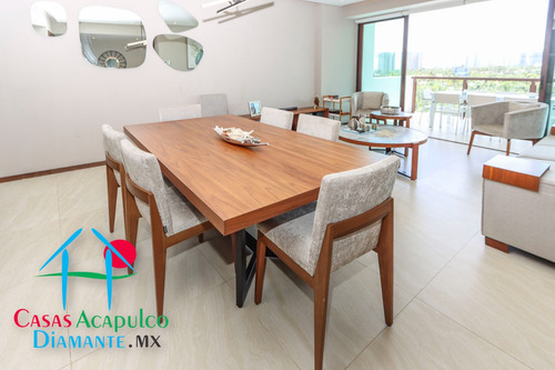 Cad La Isla Emerald L7. Con Las Mejores Amenidades. Terraza Con Vista Parcial Al Mar