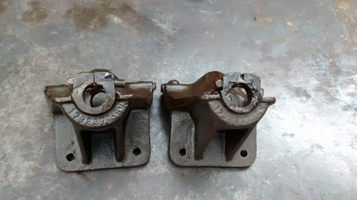 Imagen 7 de 9 de Soportes De Elásticos De Camión Antiguos