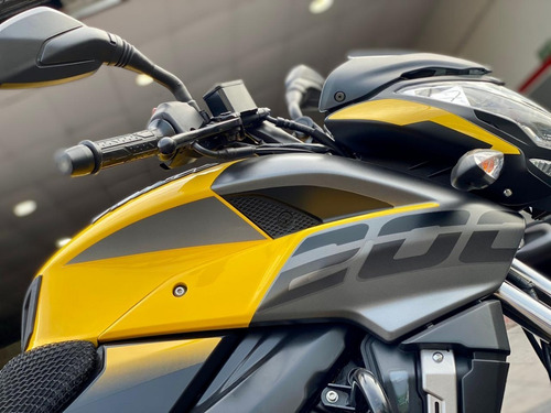 Bajaj Rouser Ns 200