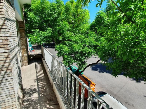 Comodo Departamento, Dos Dormitorios, Patio Con Parillero, Balcon, Sin Expensas !